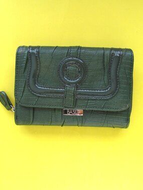 Basile Green trifold wallet textured